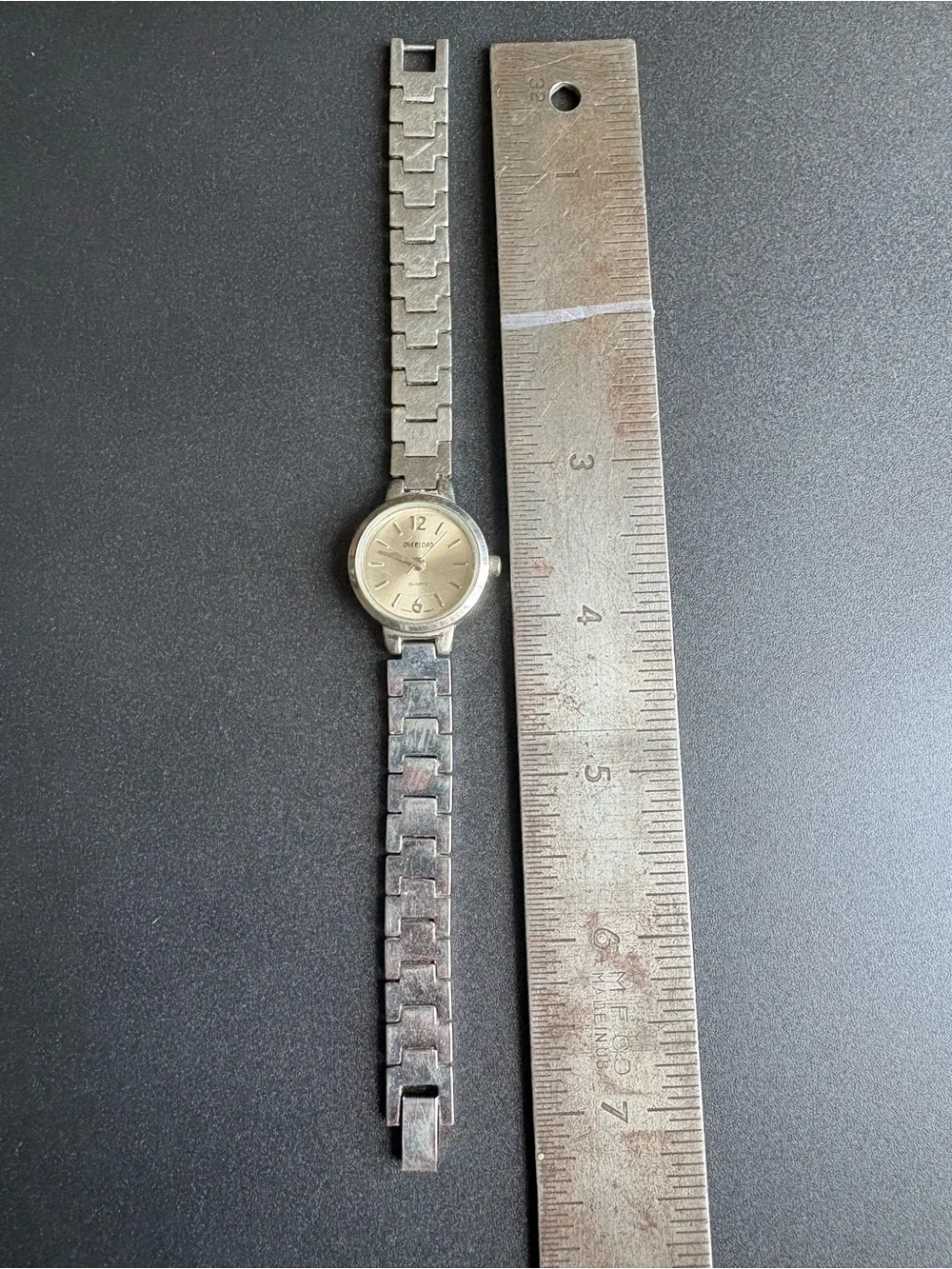 Silver Quartz Women's Bracelet Watch - Silver